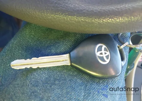 2010 Toyota Corolla Le z USA, uszkodzony, nr VIN 2T1BU4EE2AC525982